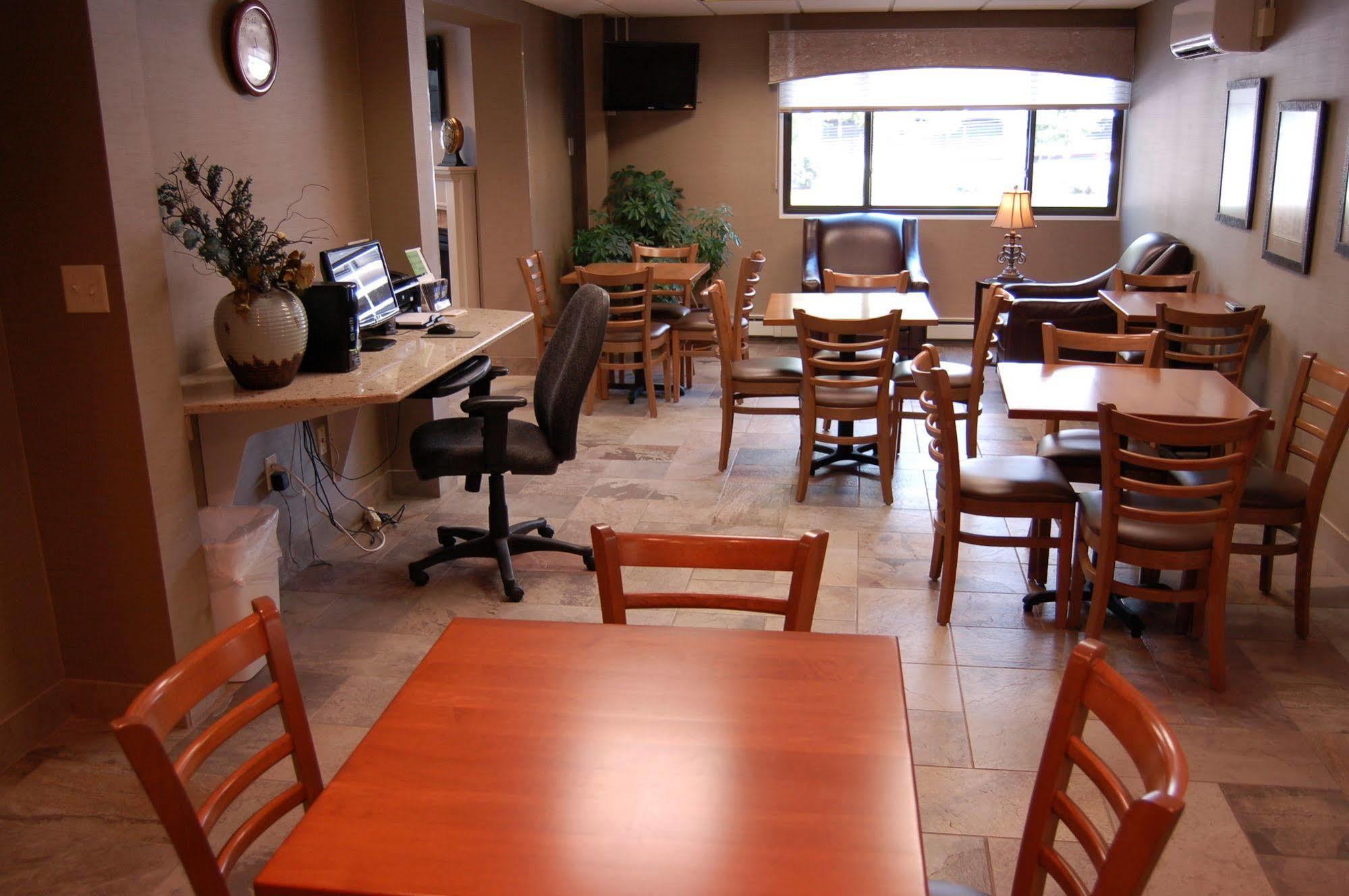 Brentwood Inn And Suites Rochester Ngoại thất bức ảnh